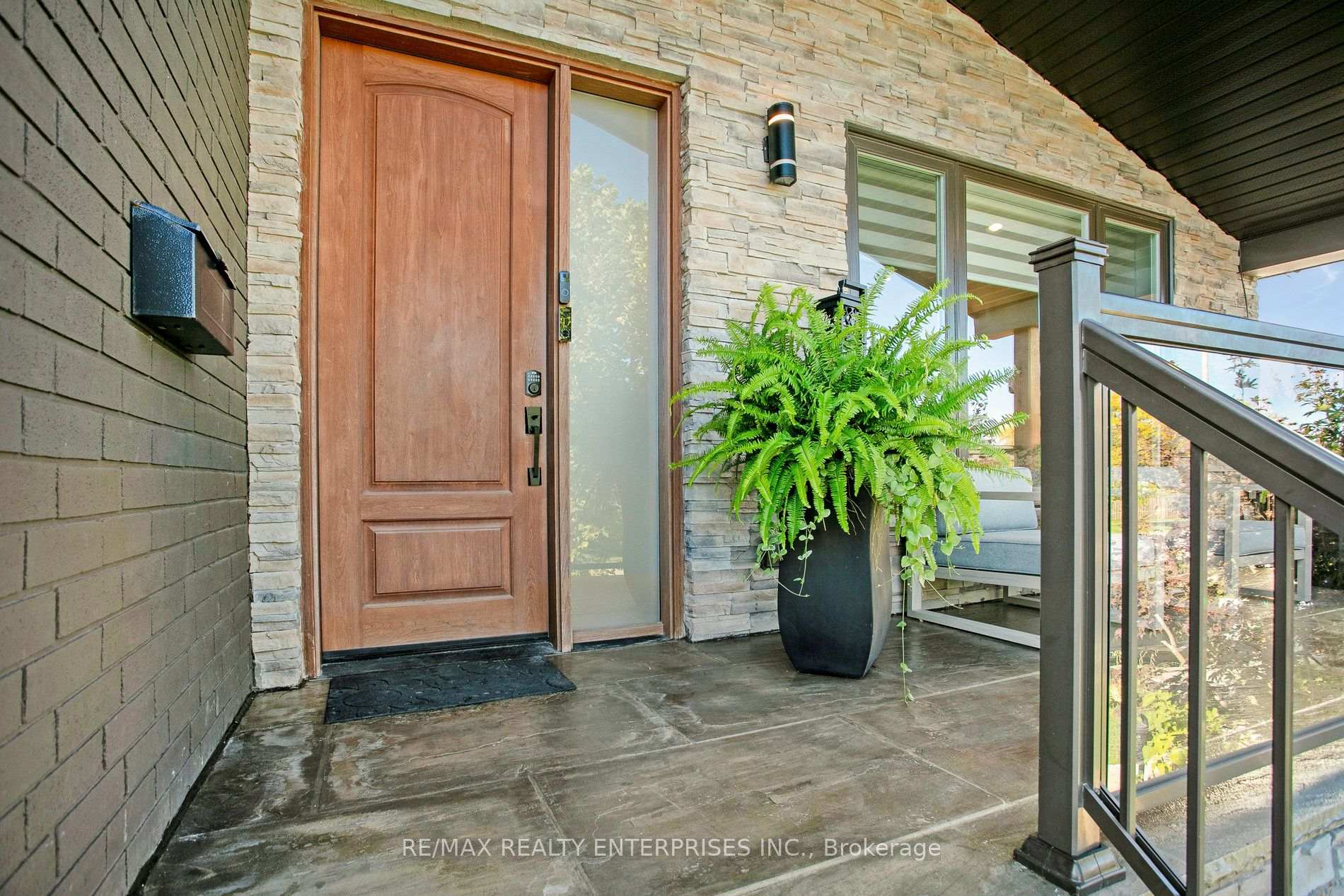 Photo 4 of 2683 Kingsberry Crescent, Mississauga, Cooksville — HOMEH
