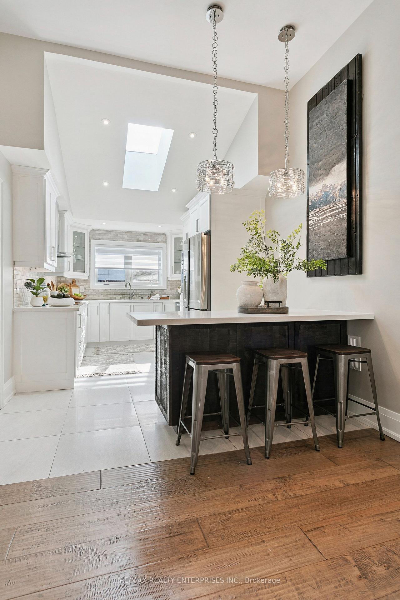 Photo 11 of 2683 Kingsberry Crescent, Mississauga, Cooksville — HOMEH