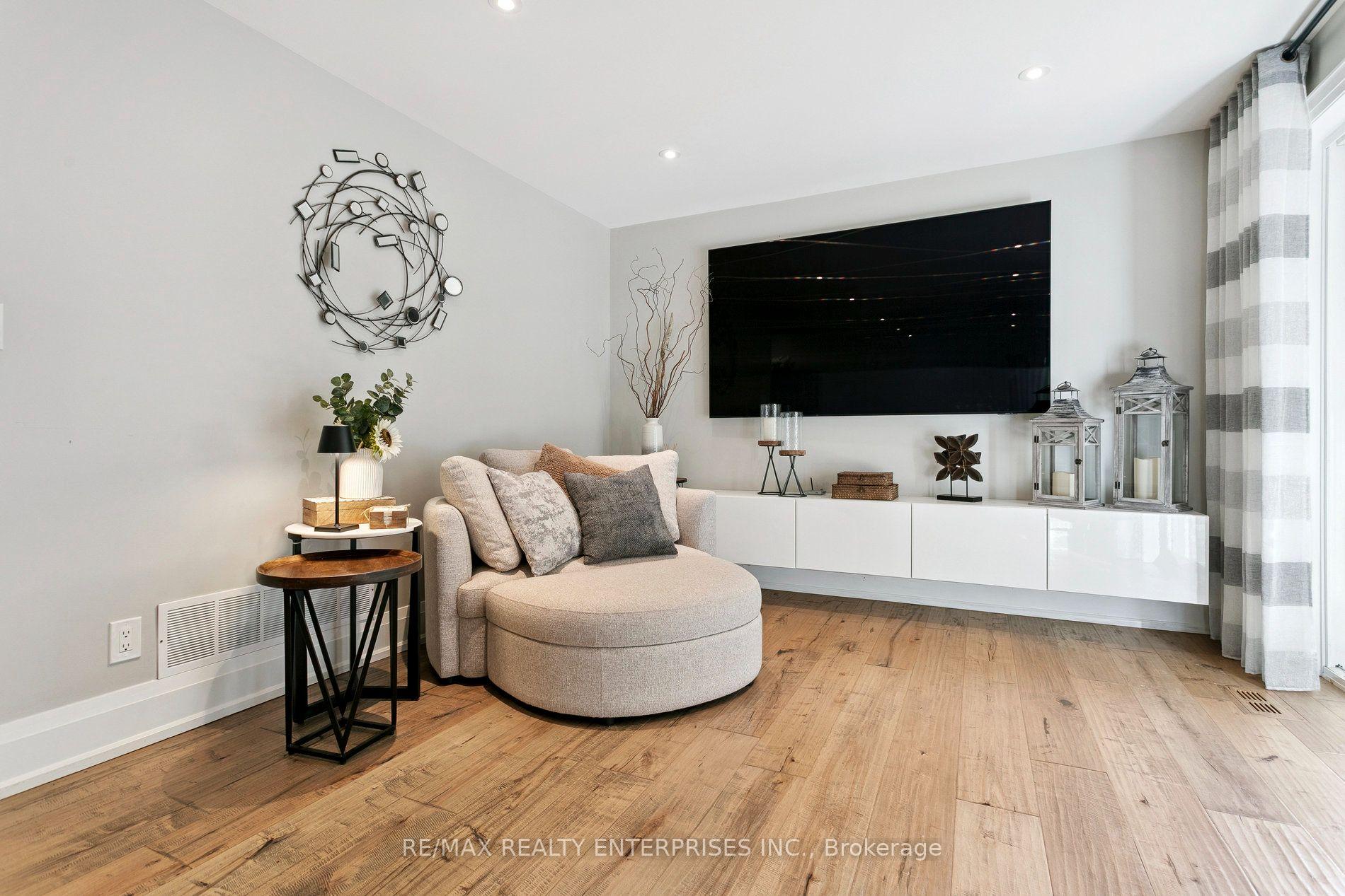 Photo 15 of 2683 Kingsberry Crescent, Mississauga, Cooksville — HOMEH