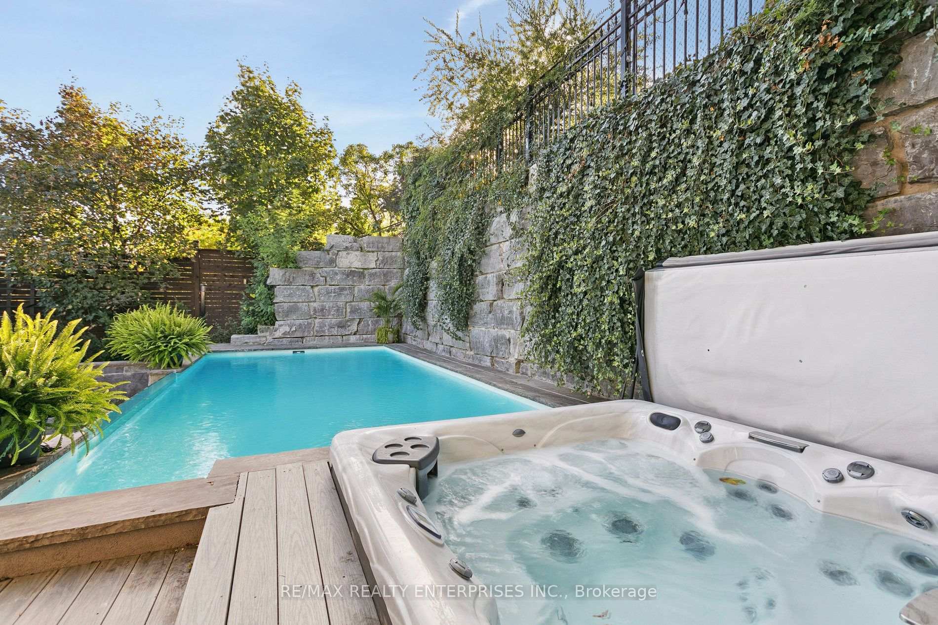 Photo 43 of 2683 Kingsberry Crescent, Mississauga, Cooksville — HOMEH