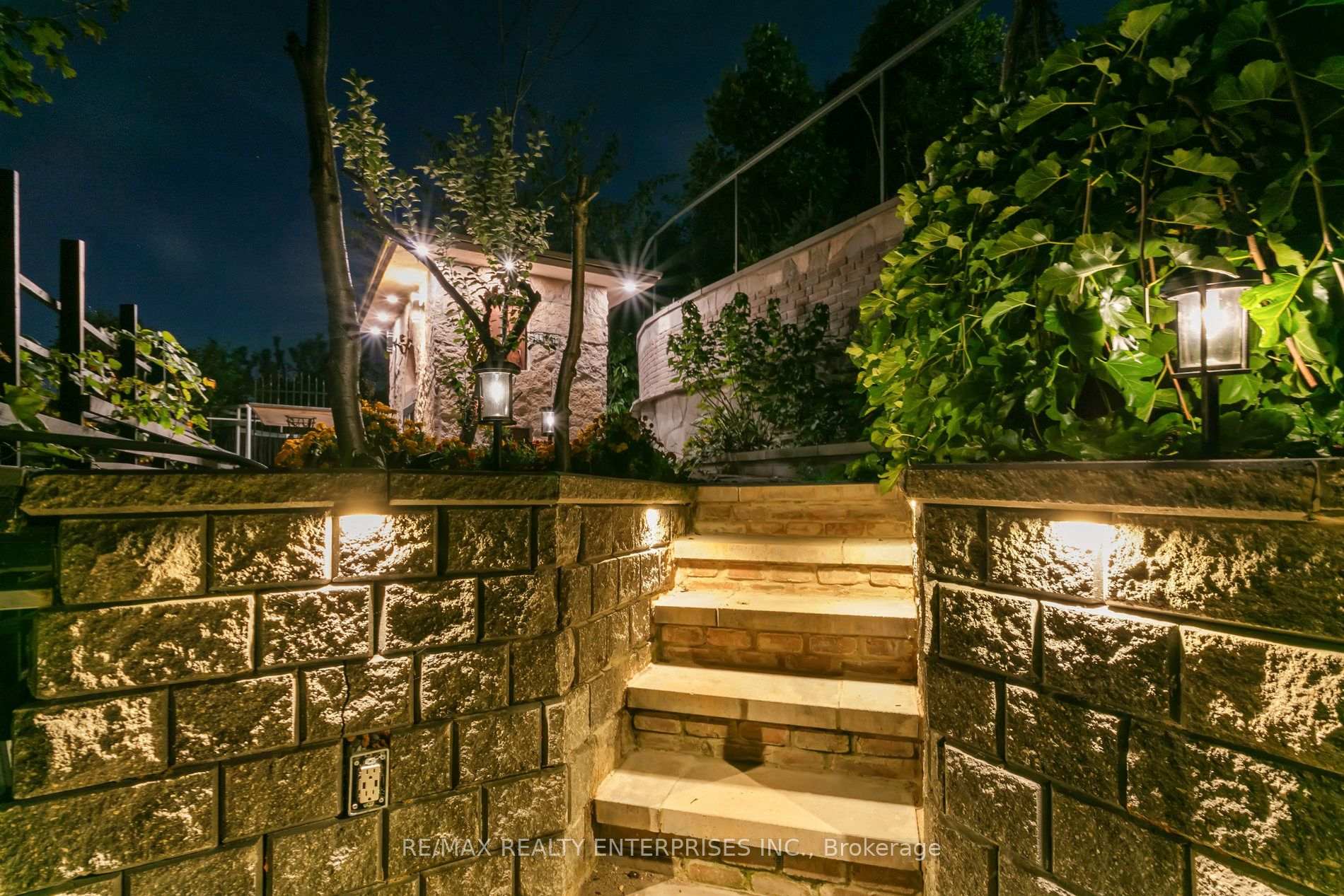 Photo 49 of 2683 Kingsberry Crescent, Mississauga, Cooksville — HOMEH