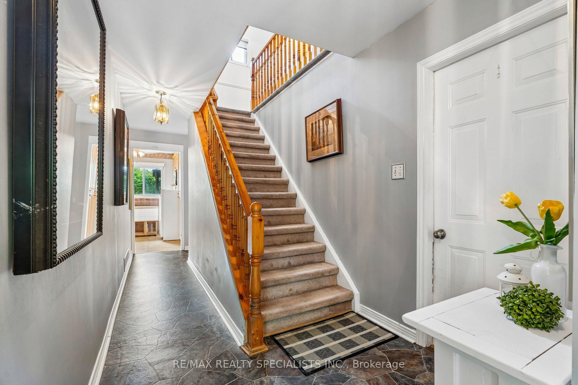 Photo 6 of 46 Linkdale Road, Brampton, Brampton North — HOMEH