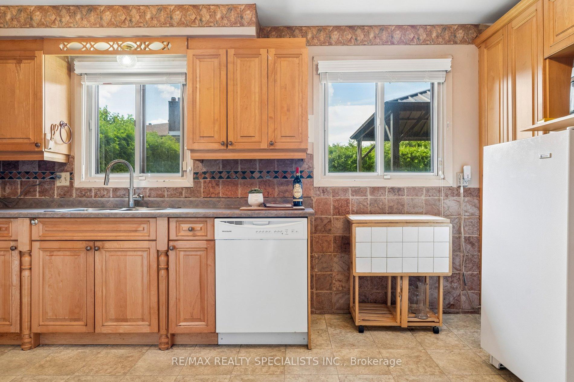 Photo 15 of 46 Linkdale Road, Brampton, Brampton North — HOMEH