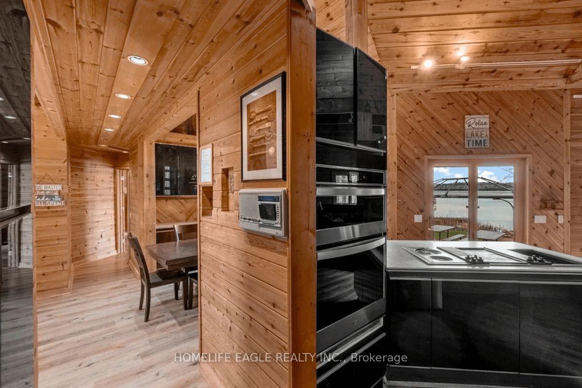 Photo 19 of 1092 South Clear Lake Road, Bracebridge, Oakley — HOMEH
