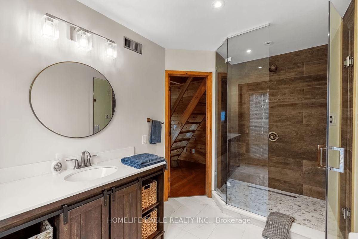 Photo 32 of 1092 South Clear Lake Road, Bracebridge, Oakley — HOMEH