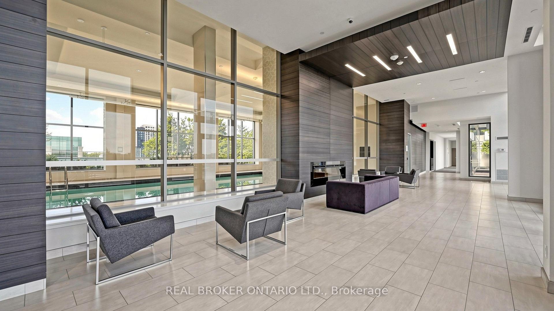 Photo 6 of Unit 801, 55 Oneida Crescent, Richmond Hill, Langstaff — HOMEH