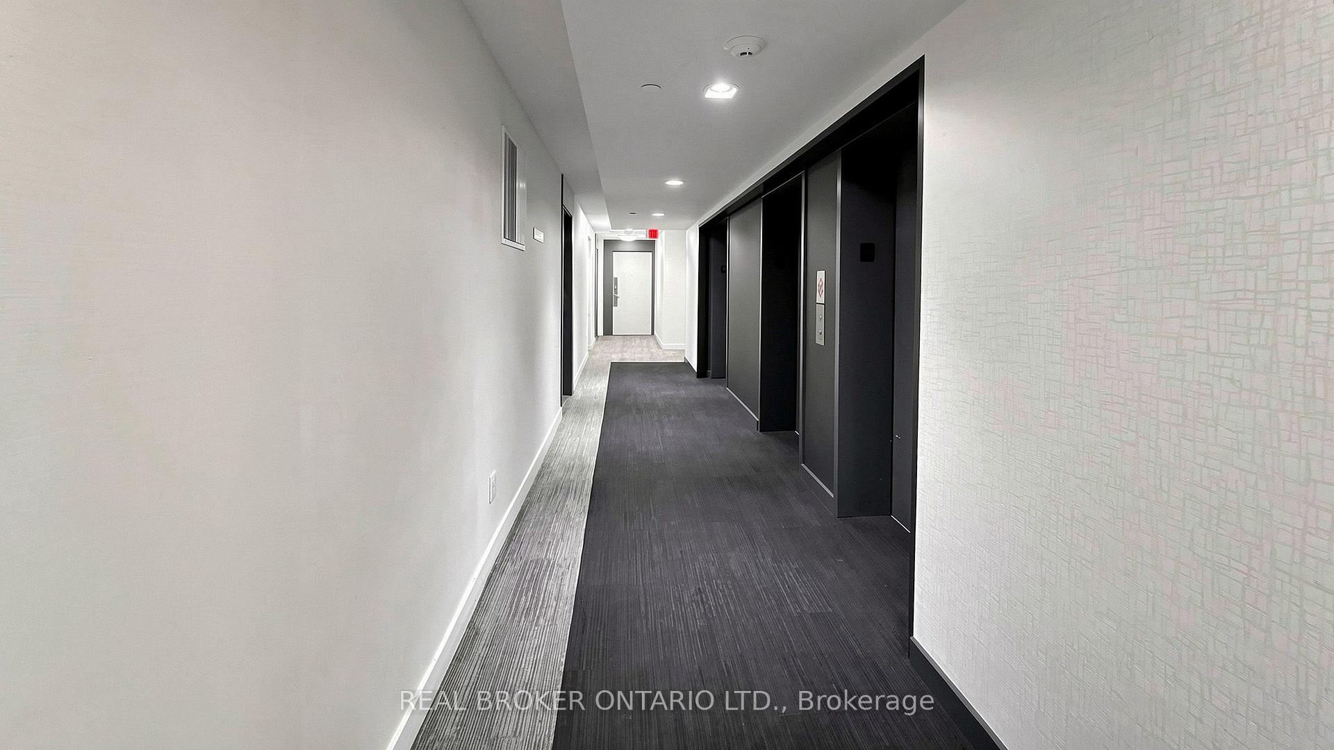 Photo 7 of Unit 801, 55 Oneida Crescent, Richmond Hill, Langstaff — HOMEH