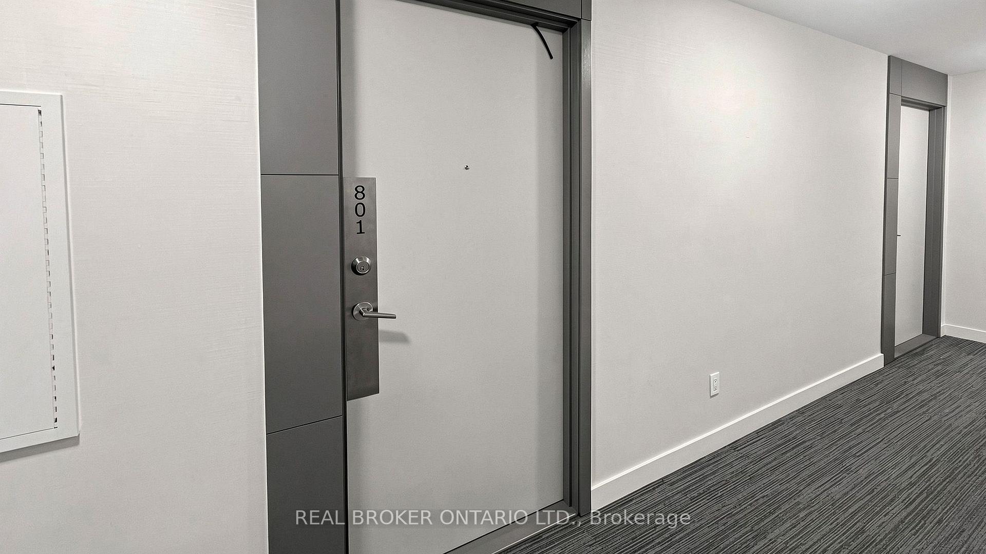 Photo 8 of Unit 801, 55 Oneida Crescent, Richmond Hill, Langstaff — HOMEH