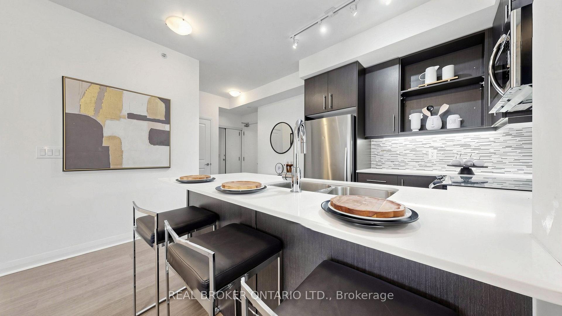 Photo 22 of Unit 801, 55 Oneida Crescent, Richmond Hill, Langstaff — HOMEH