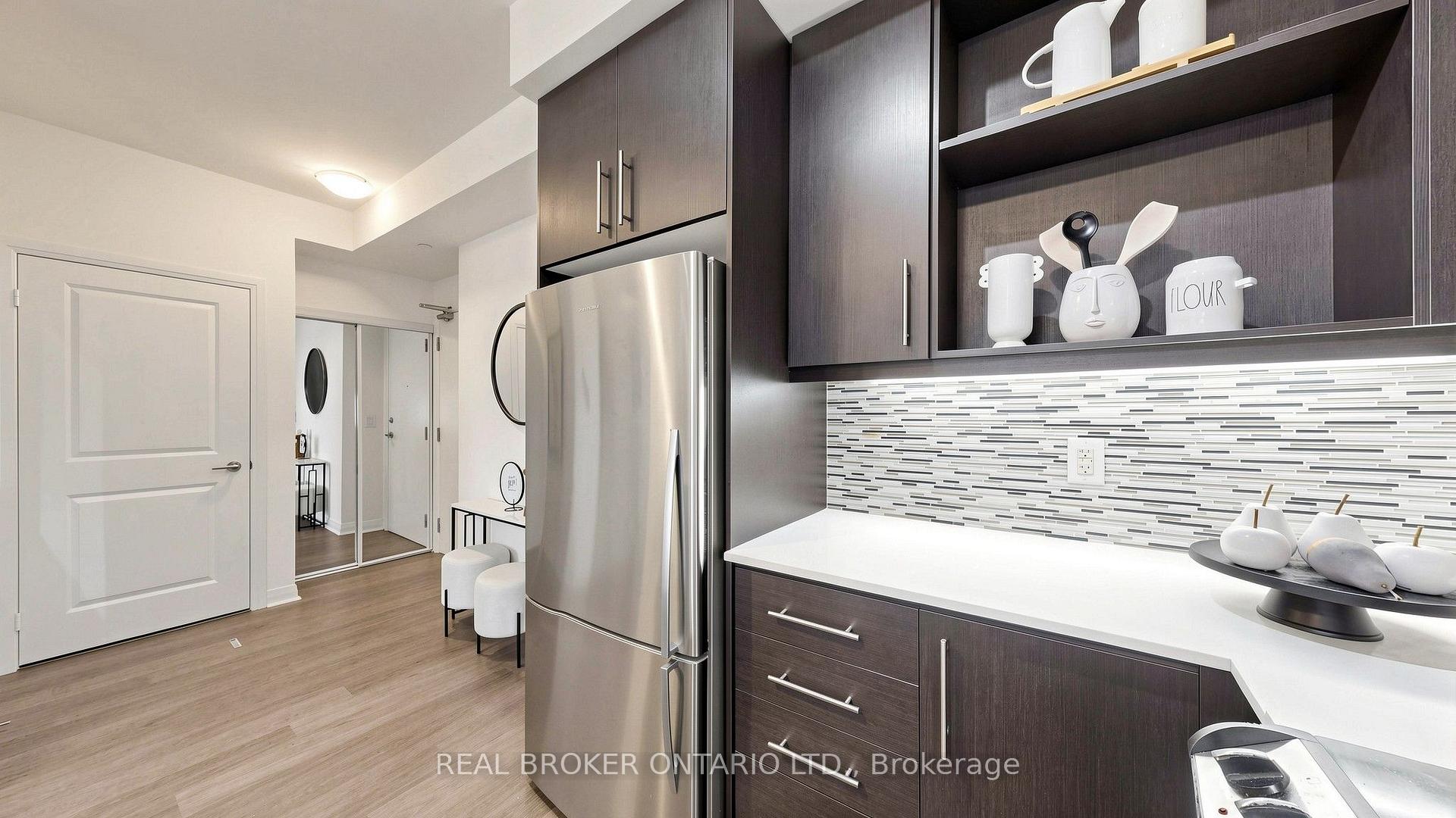 Photo 26 of Unit 801, 55 Oneida Crescent, Richmond Hill, Langstaff — HOMEH