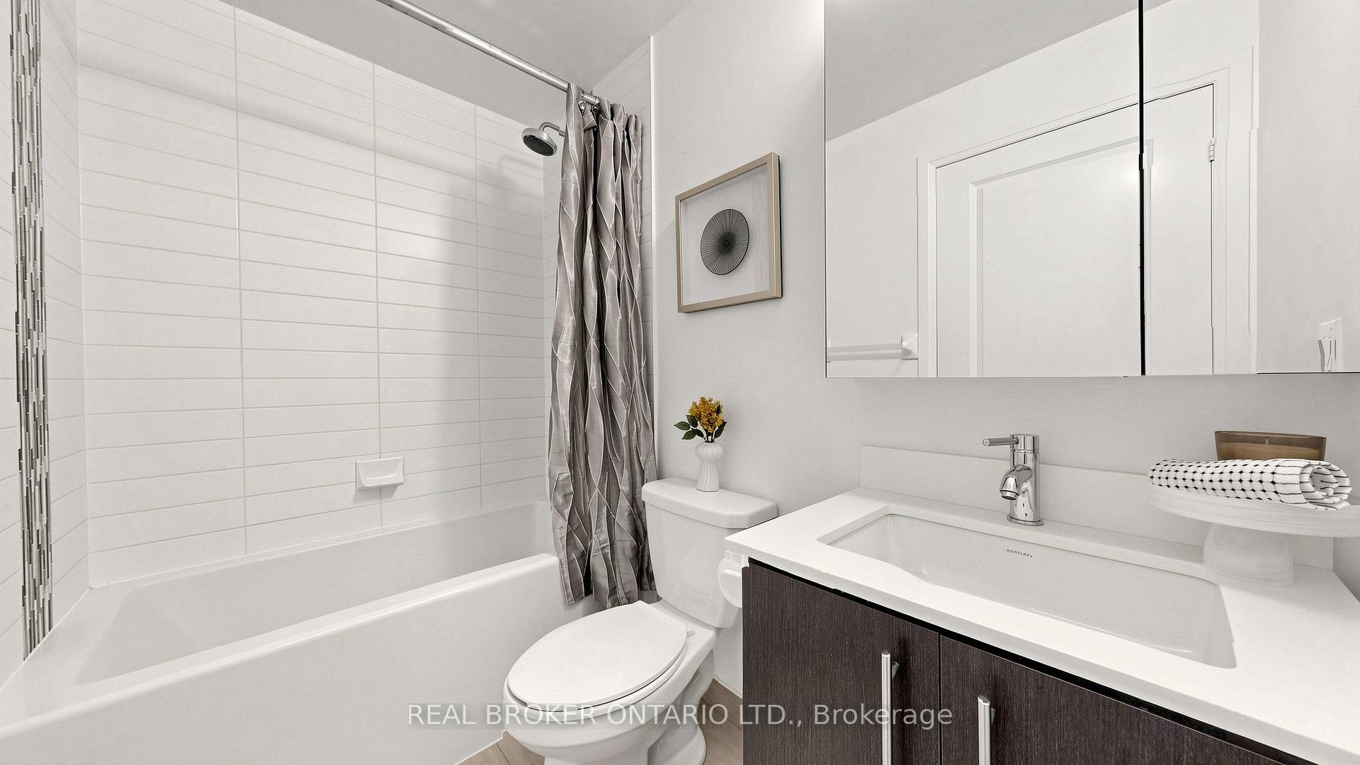 Photo 33 of Unit 801, 55 Oneida Crescent, Richmond Hill, Langstaff — HOMEH