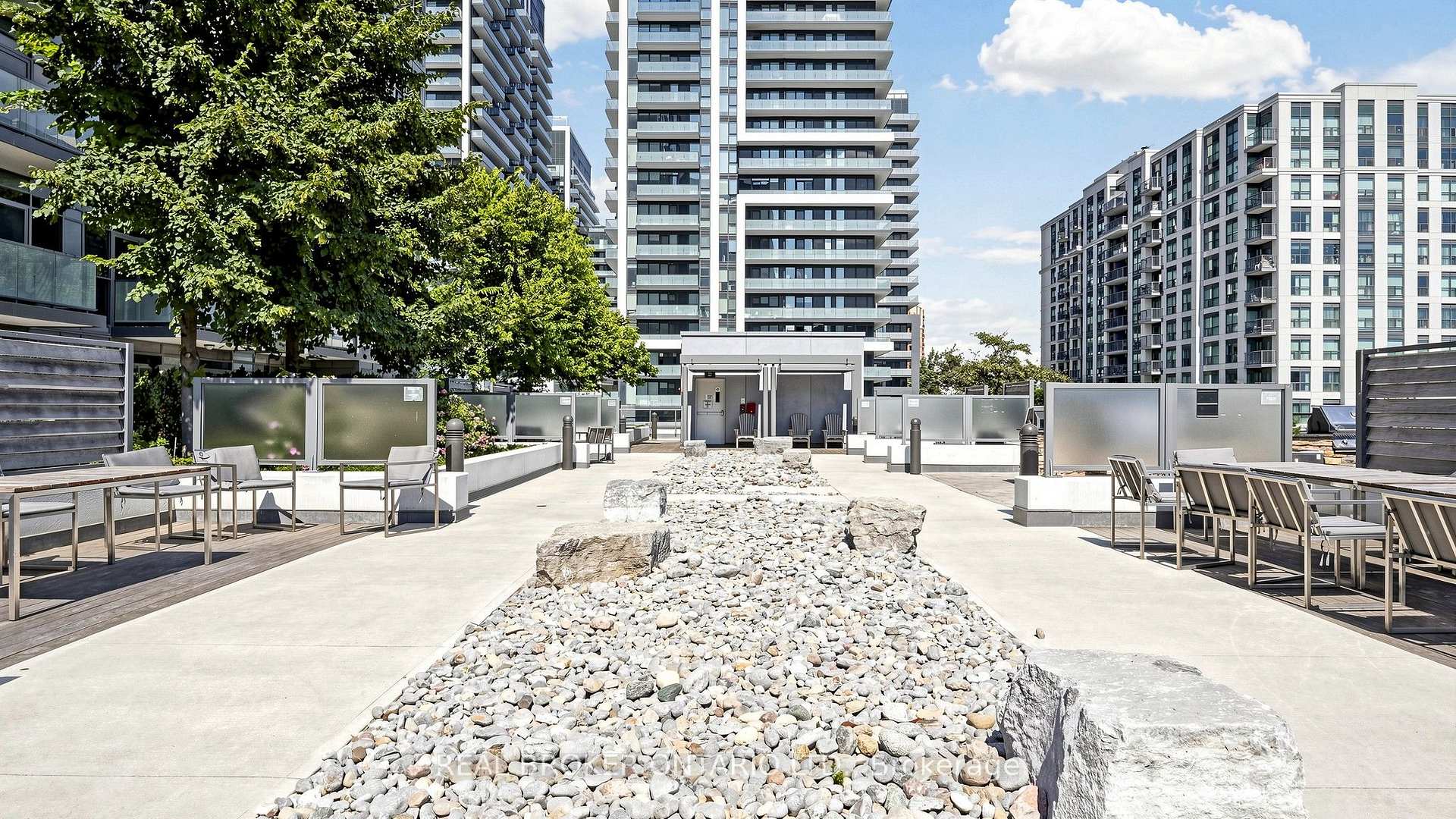 Photo 46 of Unit 801, 55 Oneida Crescent, Richmond Hill, Langstaff — HOMEH