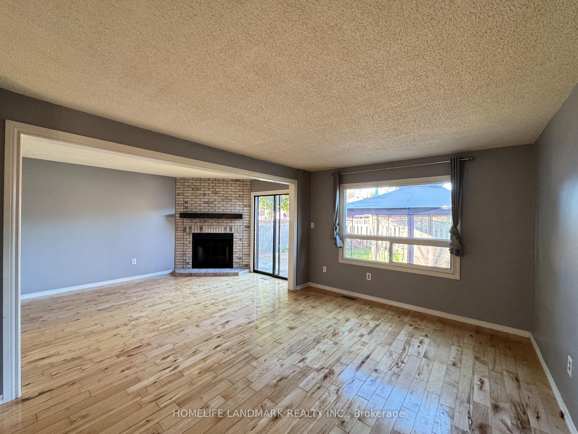 Photo 6 of 23 Wallace Drive, Barrie, Northwest — HOMEH