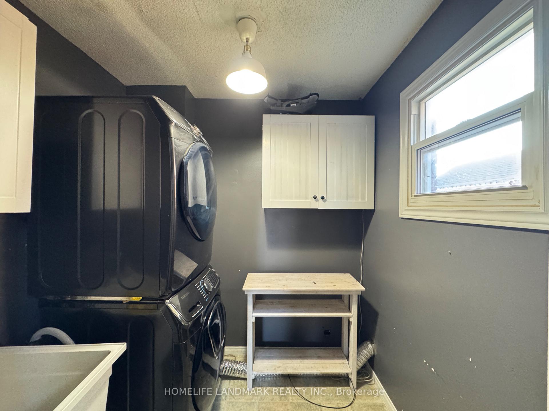 Photo 11 of 23 Wallace Drive, Barrie, Northwest — HOMEH