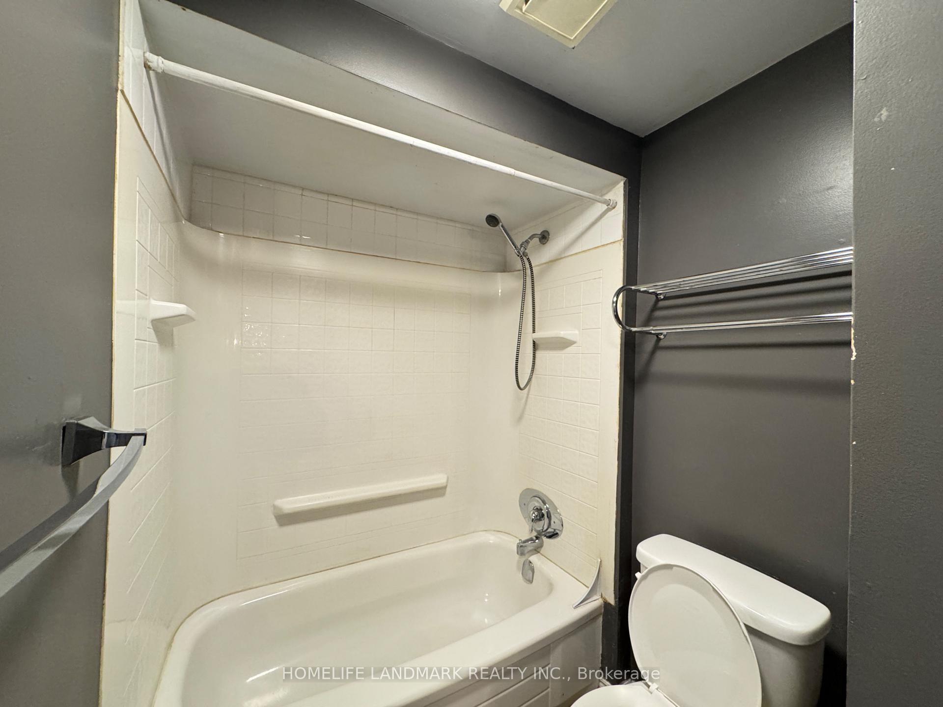 Photo 19 of 23 Wallace Drive, Barrie, Northwest — HOMEH