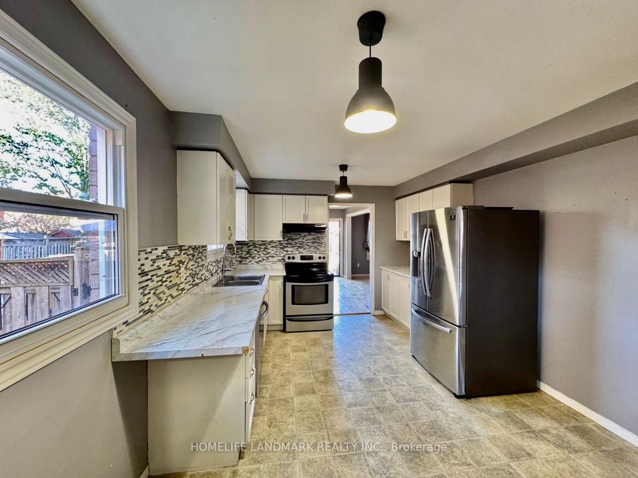 Photo 29 of 23 Wallace Drive, Barrie, Northwest — HOMEH