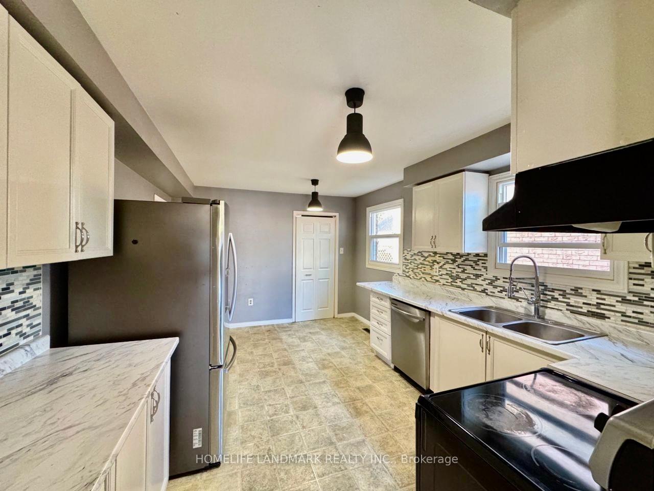 Photo 31 of 23 Wallace Drive, Barrie, Northwest — HOMEH