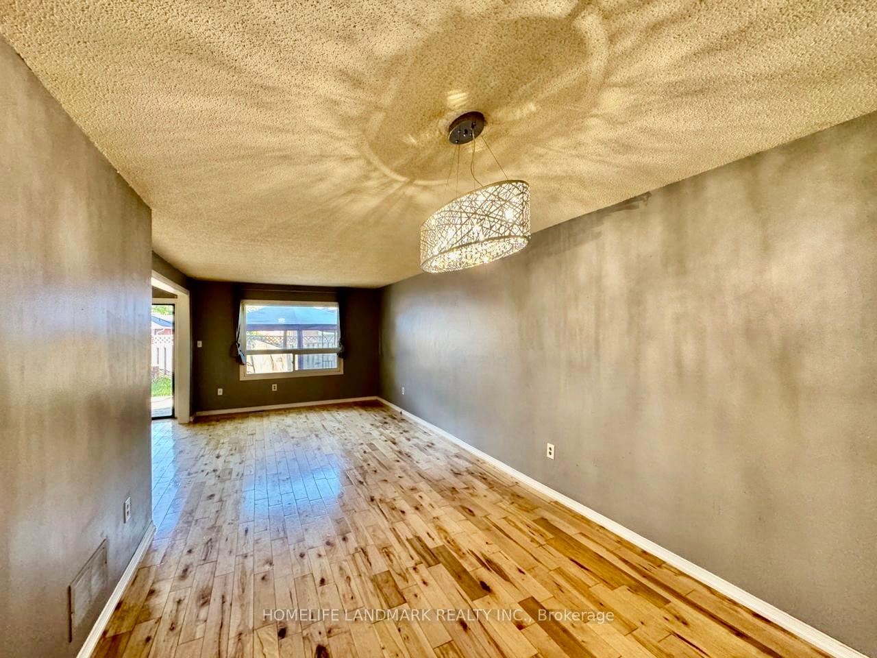 Photo 32 of 23 Wallace Drive, Barrie, Northwest — HOMEH