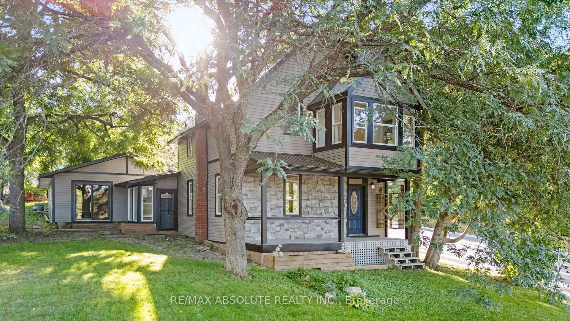 Photo 2 of 903 River Road, McNab/Braeside, Mcnab/Braeside Twps — HOMEH