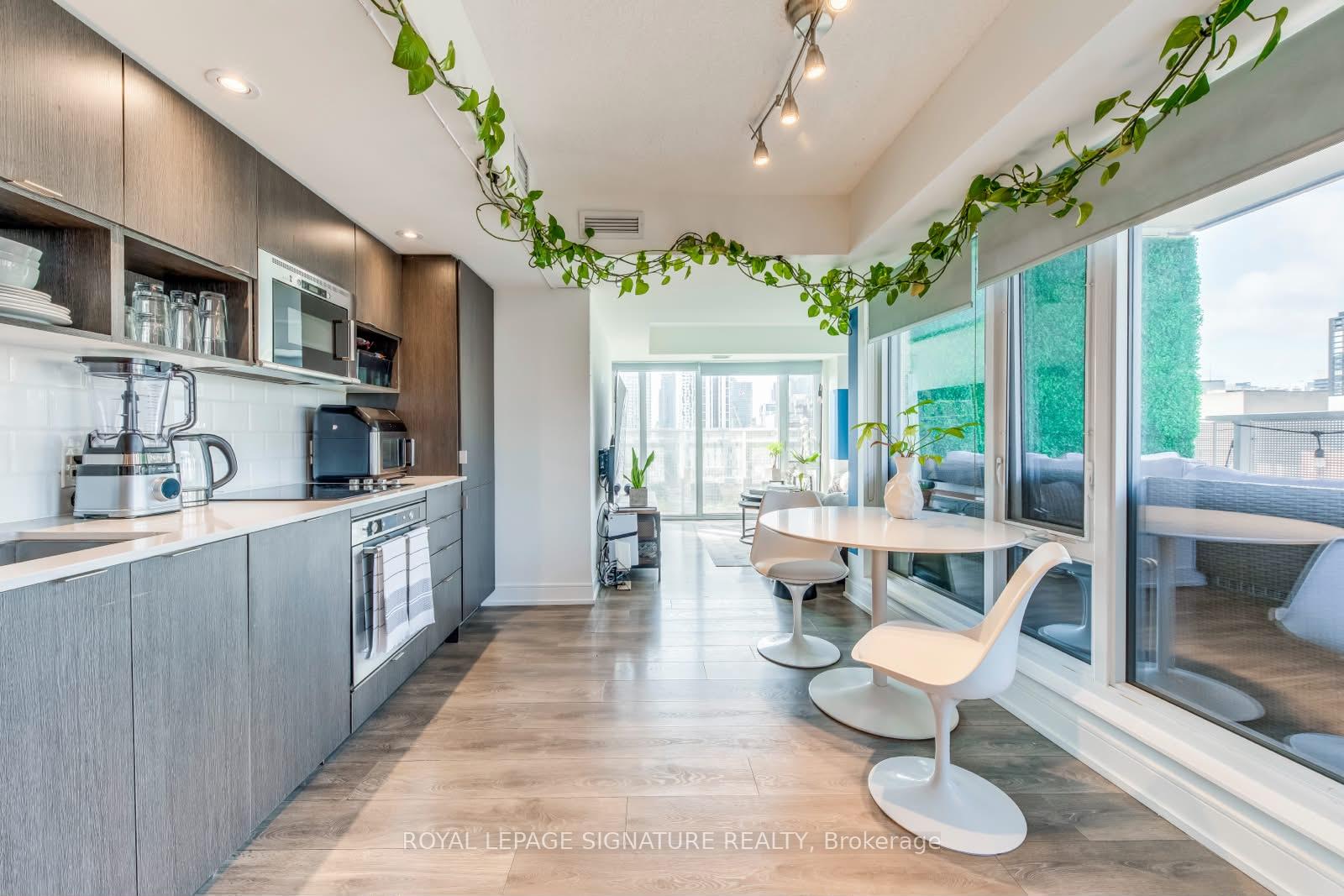 Photo 7 of Unit 1011, 89 McGill Street, Toronto, Church-Yonge Corridor — HOMEH