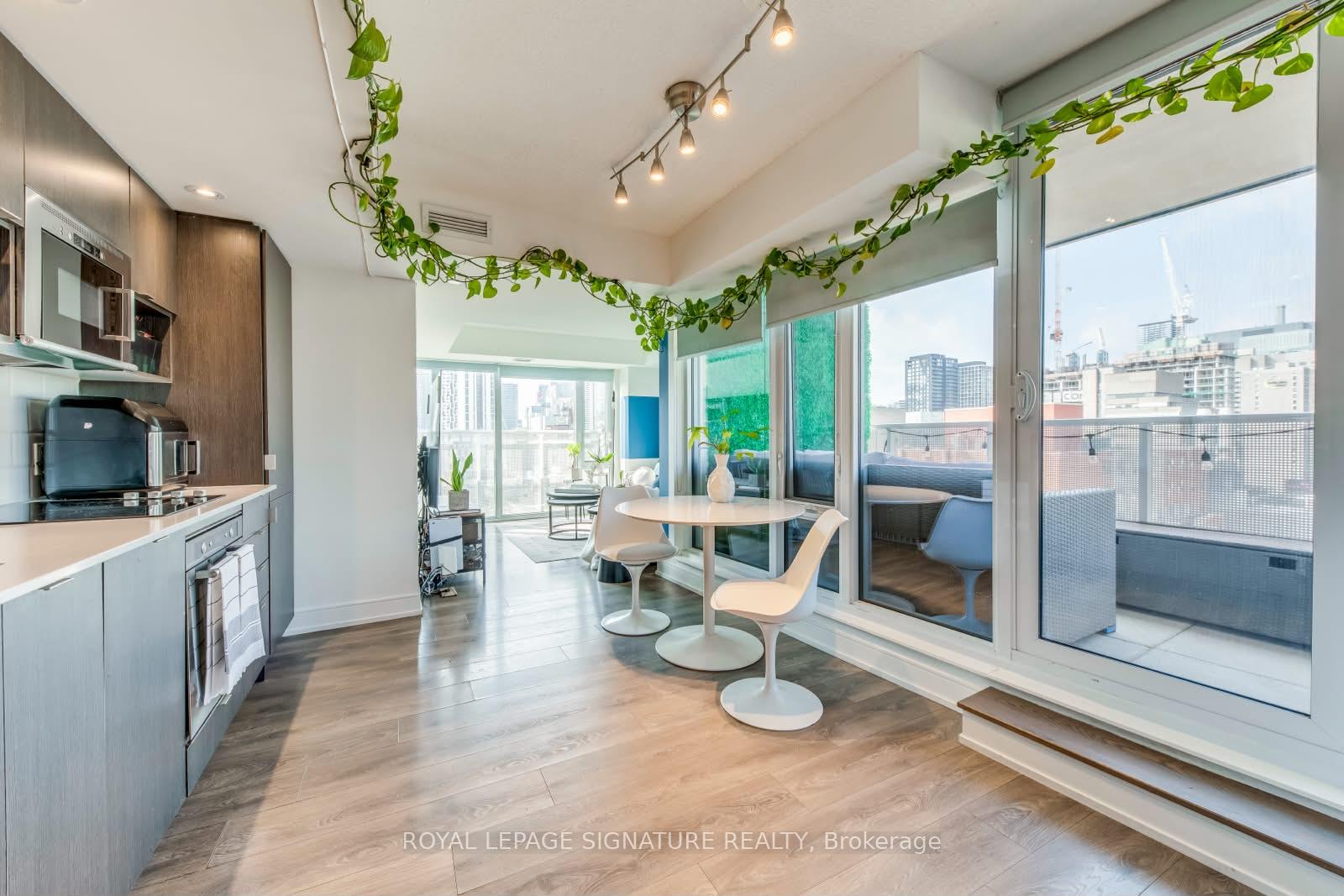 Photo 8 of Unit 1011, 89 McGill Street, Toronto, Church-Yonge Corridor — HOMEH