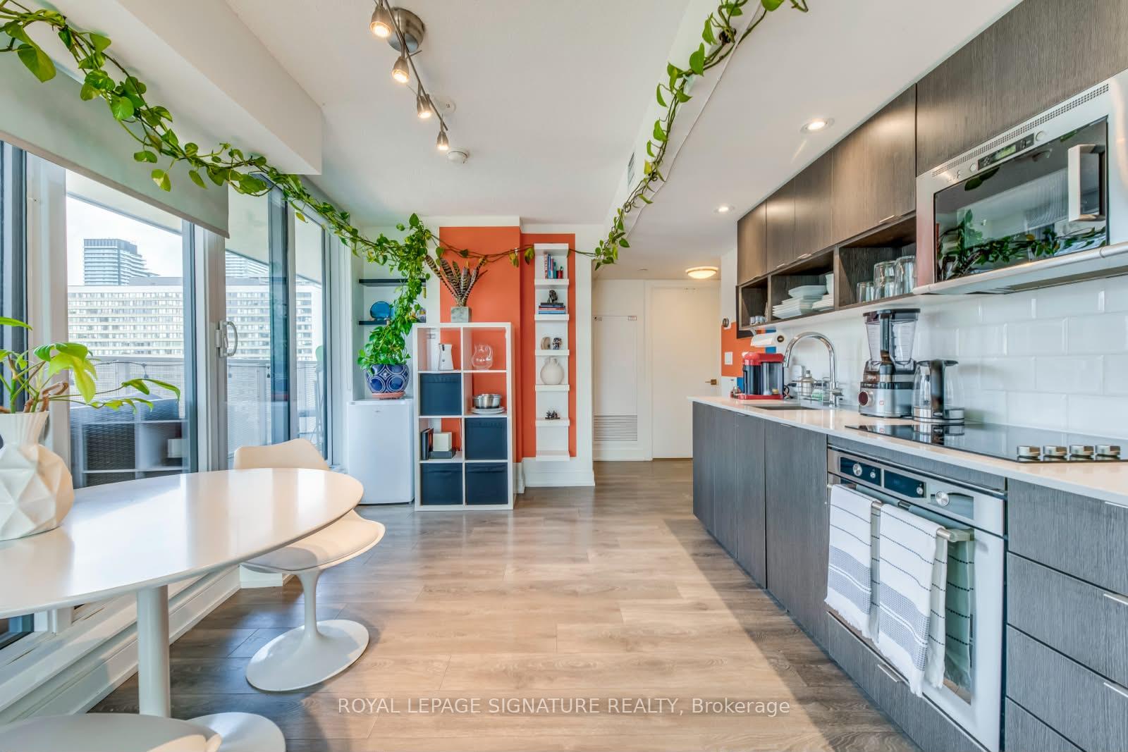 Photo 10 of Unit 1011, 89 McGill Street, Toronto, Church-Yonge Corridor — HOMEH