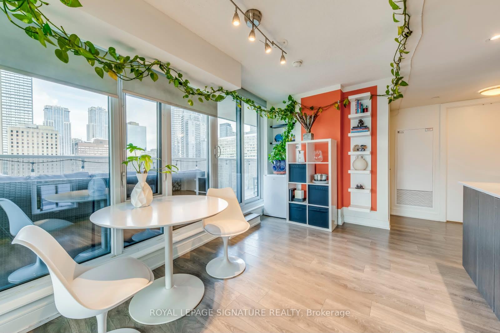 Photo 11 of Unit 1011, 89 McGill Street, Toronto, Church-Yonge Corridor — HOMEH