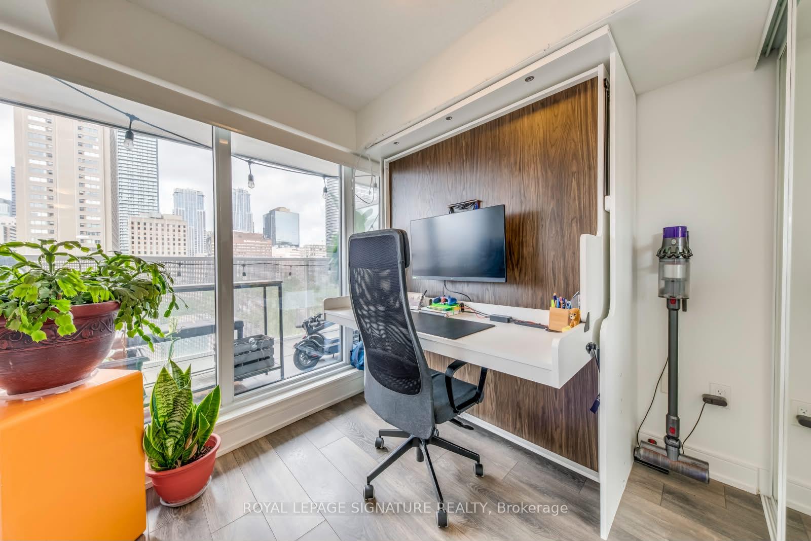 Photo 19 of Unit 1011, 89 McGill Street, Toronto, Church-Yonge Corridor — HOMEH