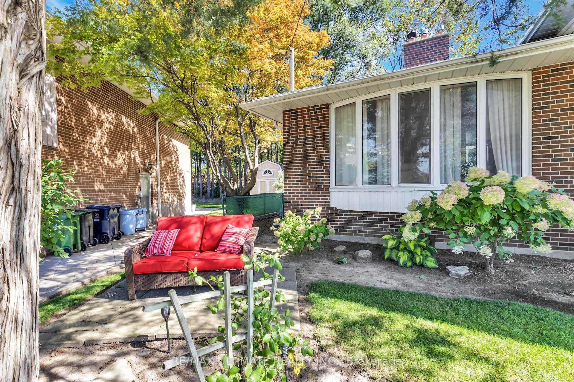 Photo 4 of 12 Petal Court, North York, Victoria Village — HOMEH