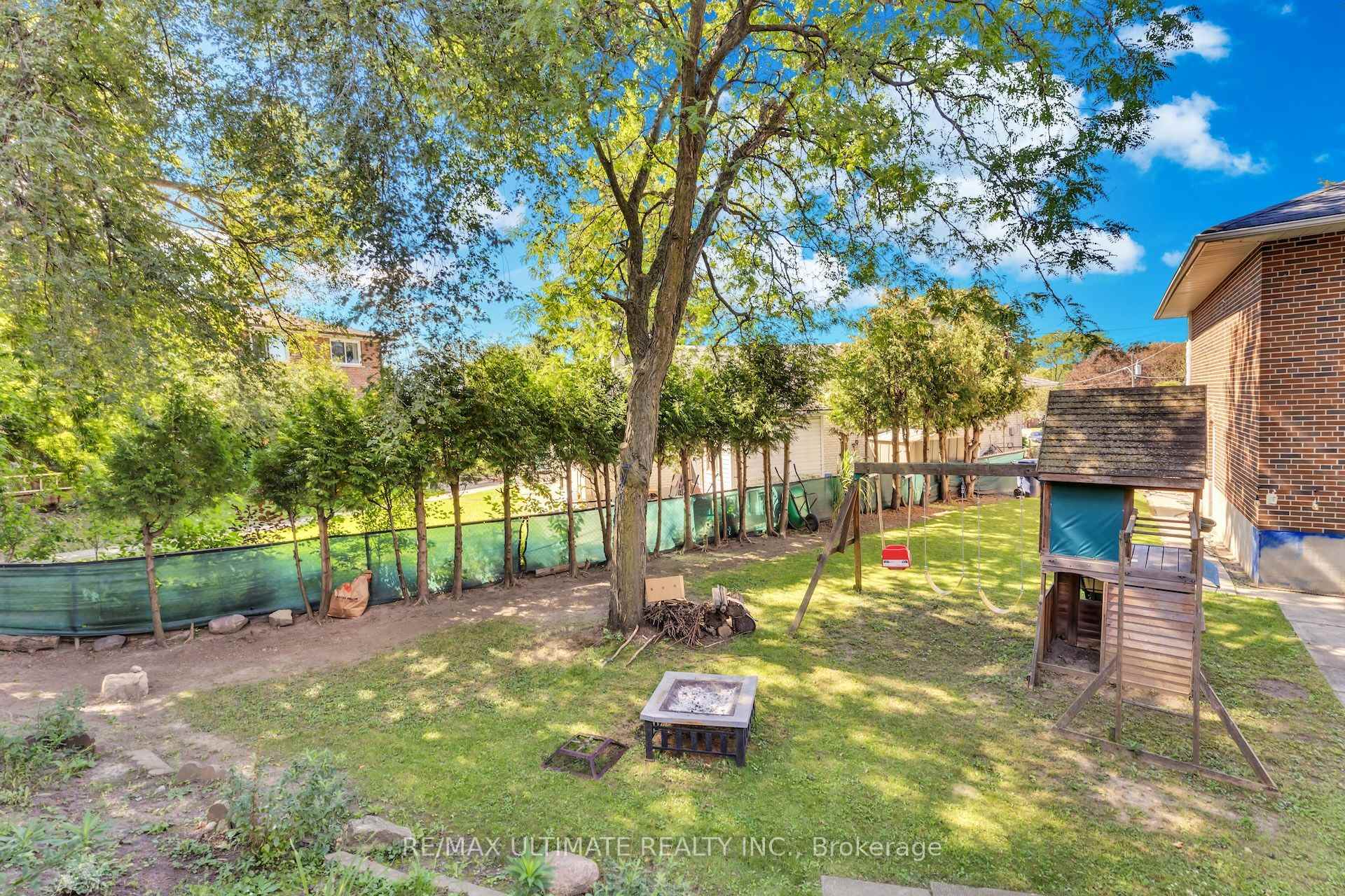 Photo 38 of 12 Petal Court, North York, Victoria Village — HOMEH