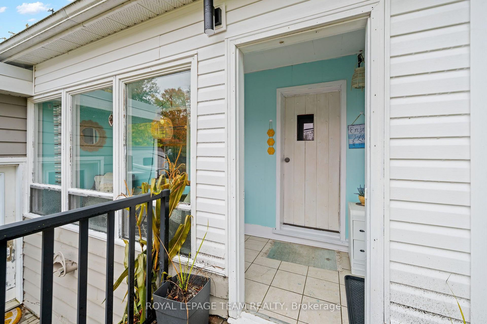 Photo 3 of 4122 Broadway Street, Ottawa, Vernon — HOMEH