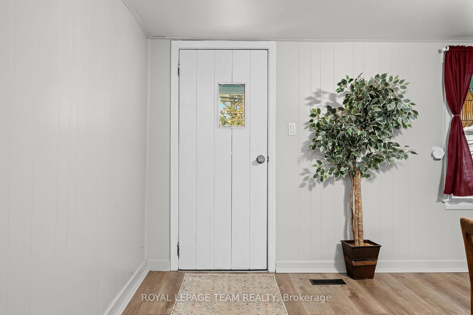 Photo 6 of 4122 Broadway Street, Ottawa, Vernon — HOMEH