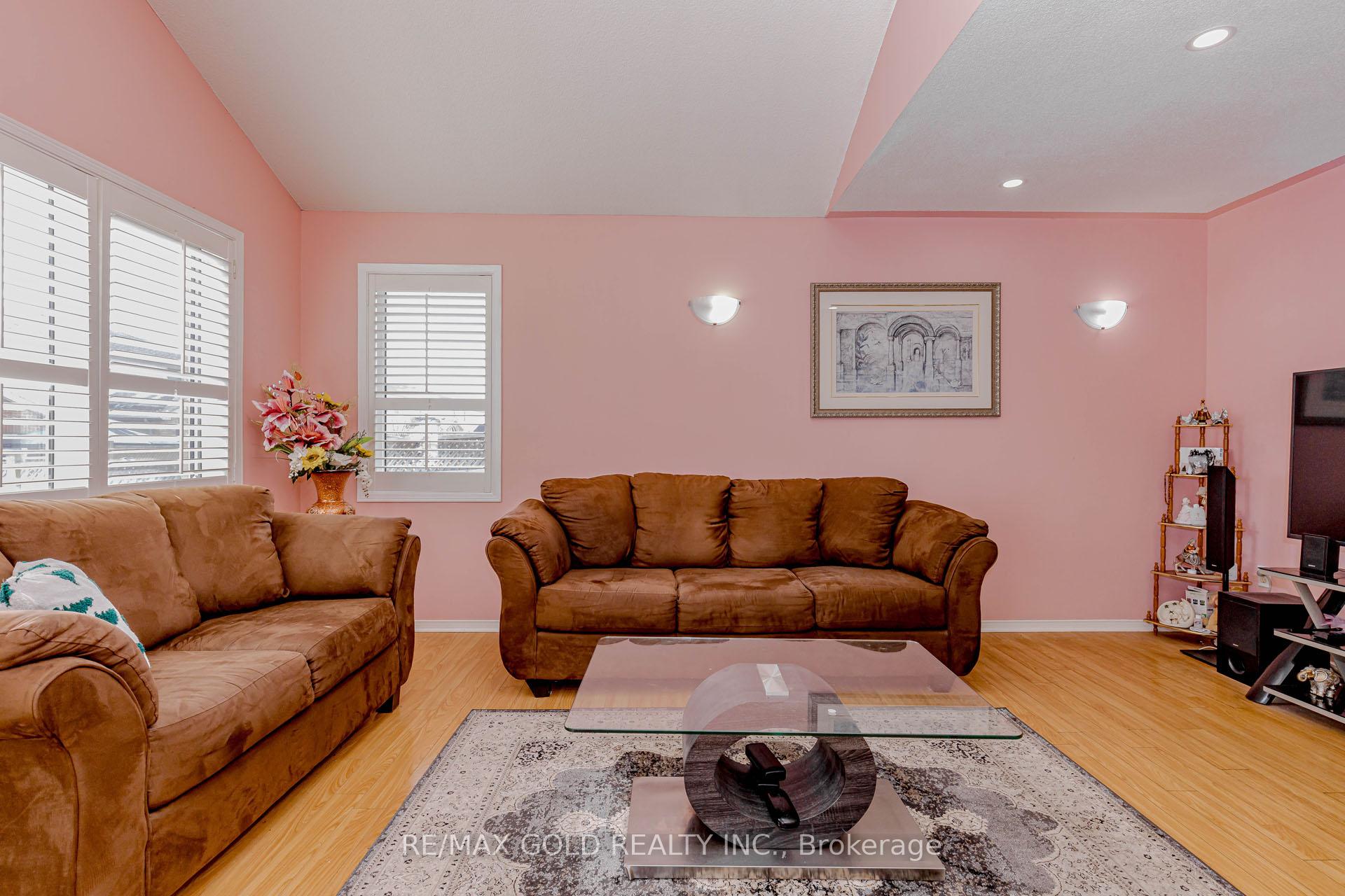 Photo 3 of 153 Cordgrass Crescent, Brampton, Sandringham-Wellington — HOMEH