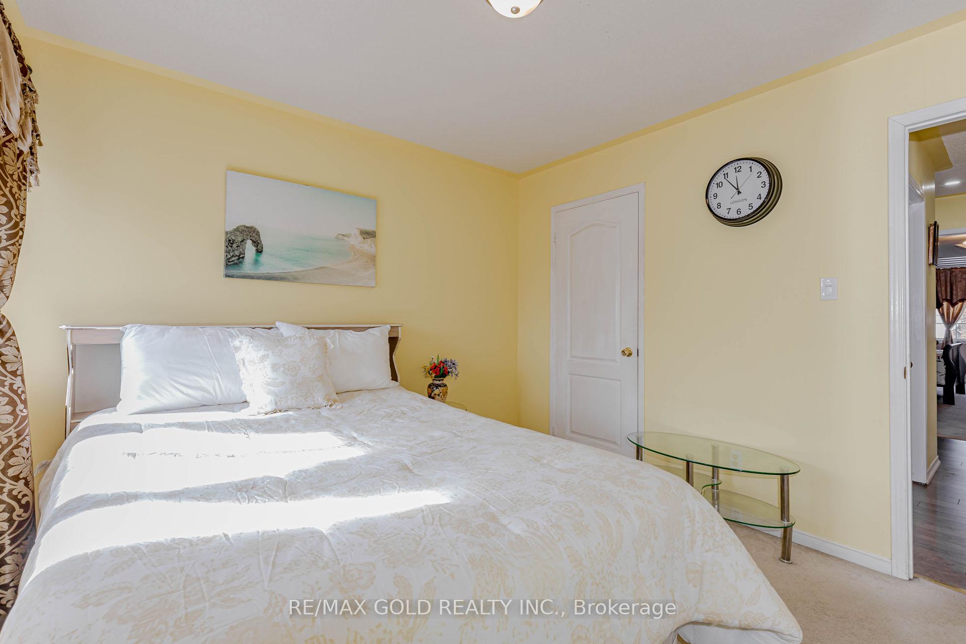 Photo 10 of 153 Cordgrass Crescent, Brampton, Sandringham-Wellington — HOMEH