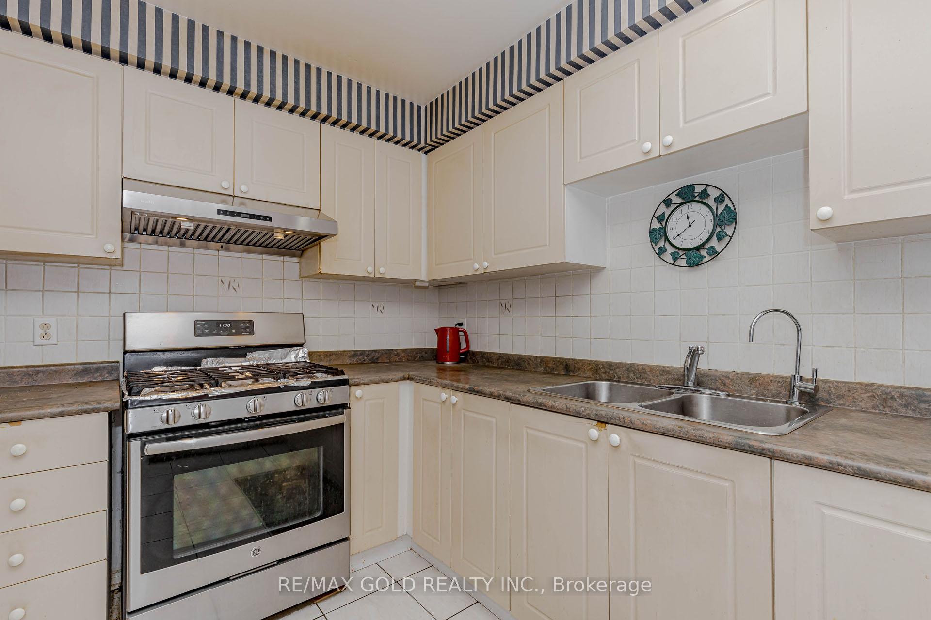 Photo 42 of 153 Cordgrass Crescent, Brampton, Sandringham-Wellington — HOMEH