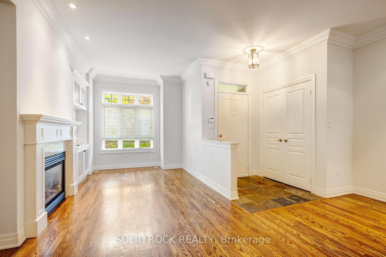 Photo 5 of 13 Compass Way, Mississauga, Port Credit — HOMEH