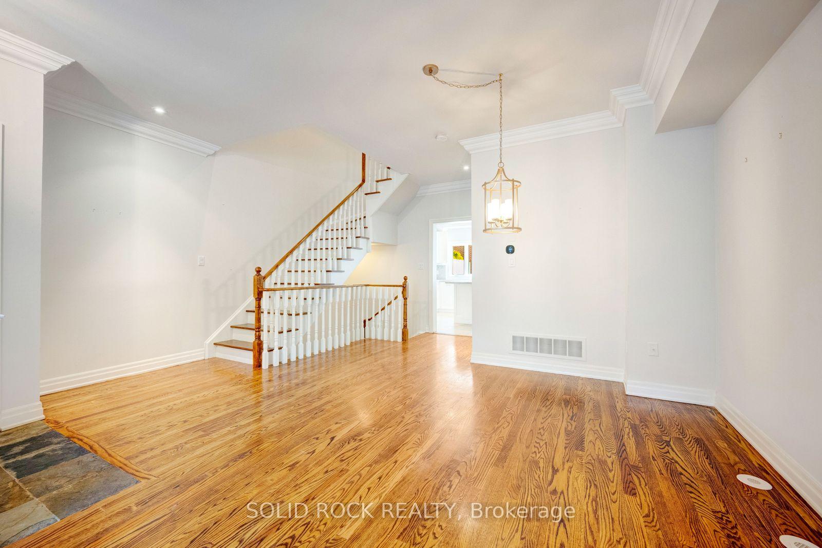 Photo 10 of 13 Compass Way, Mississauga, Port Credit — HOMEH