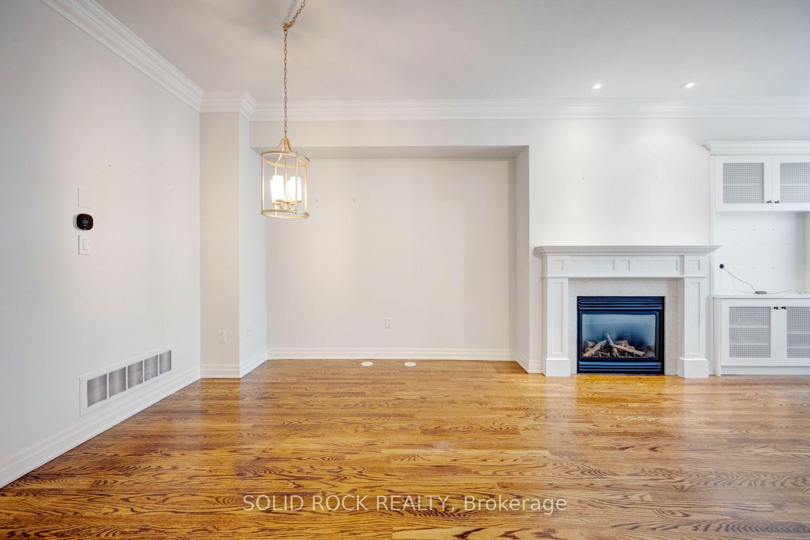 Photo 11 of 13 Compass Way, Mississauga, Port Credit — HOMEH