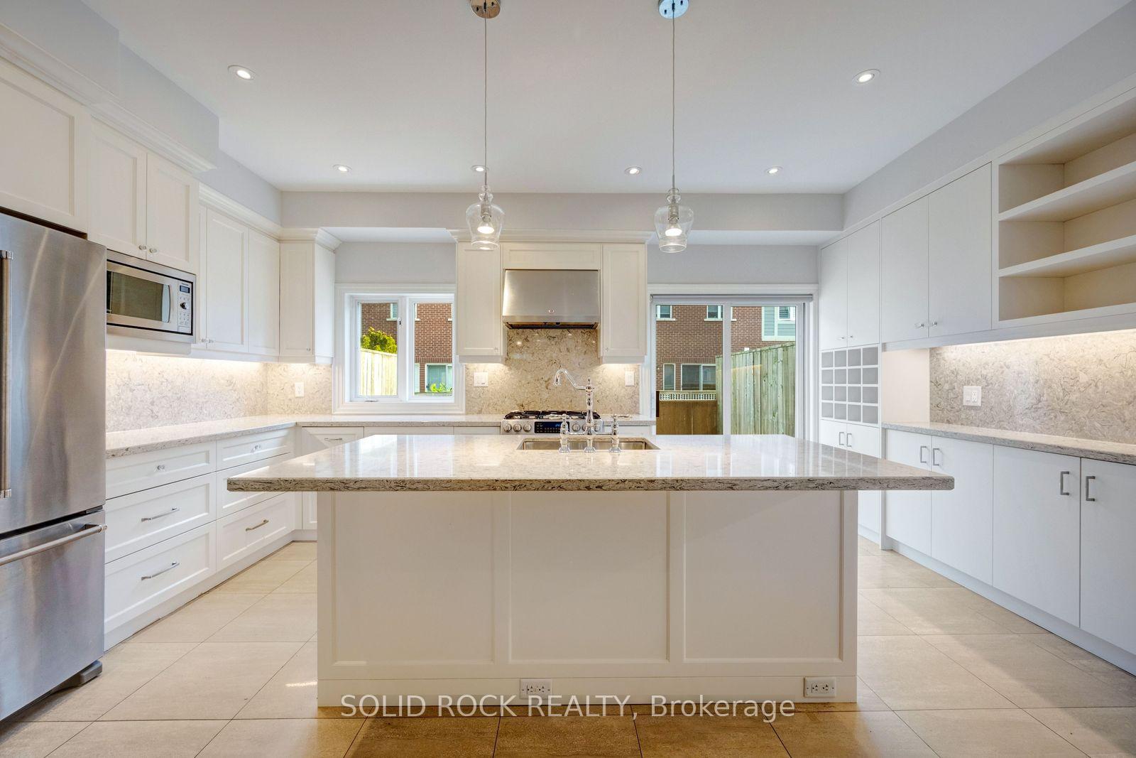 Photo 12 of 13 Compass Way, Mississauga, Port Credit — HOMEH