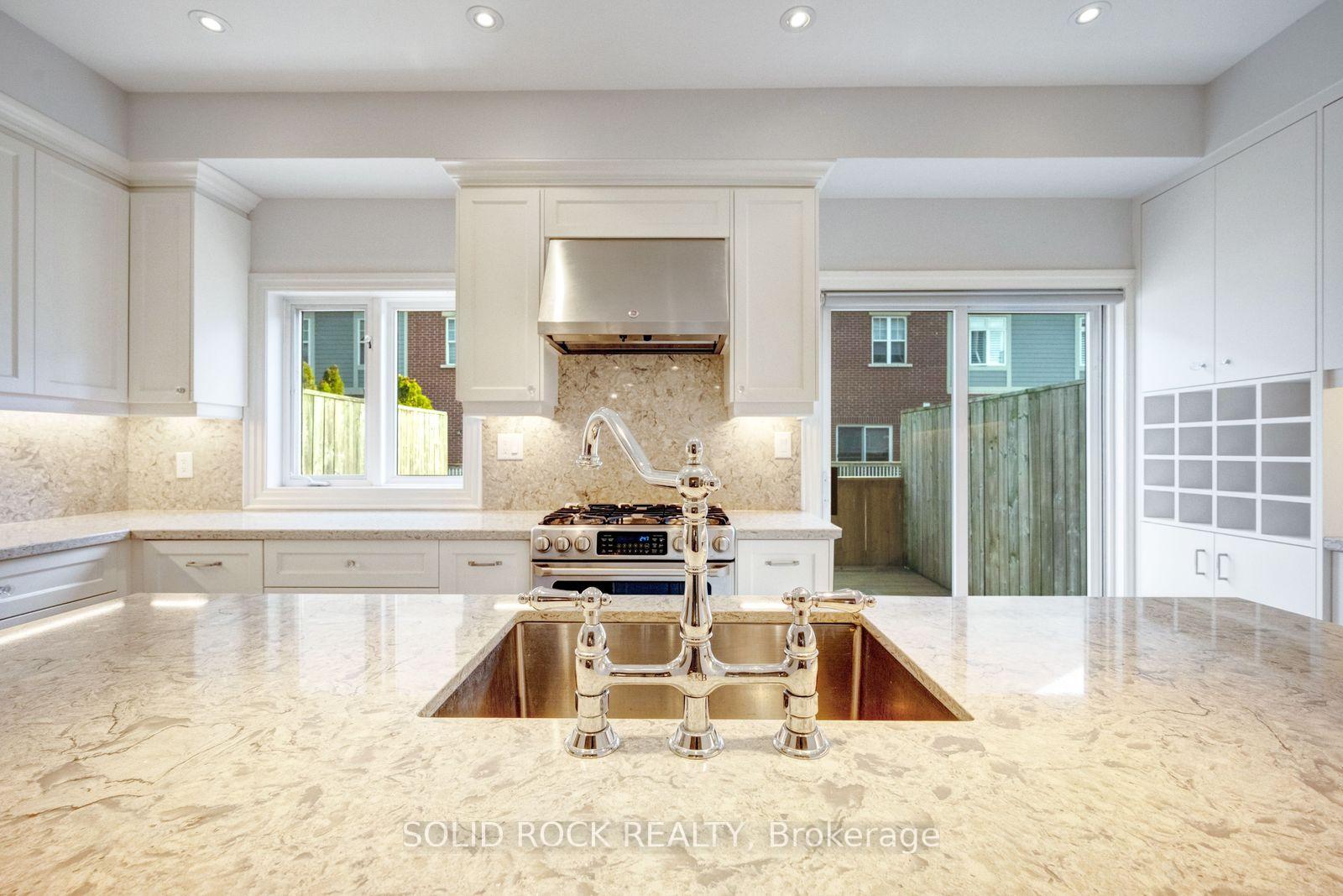 Photo 13 of 13 Compass Way, Mississauga, Port Credit — HOMEH