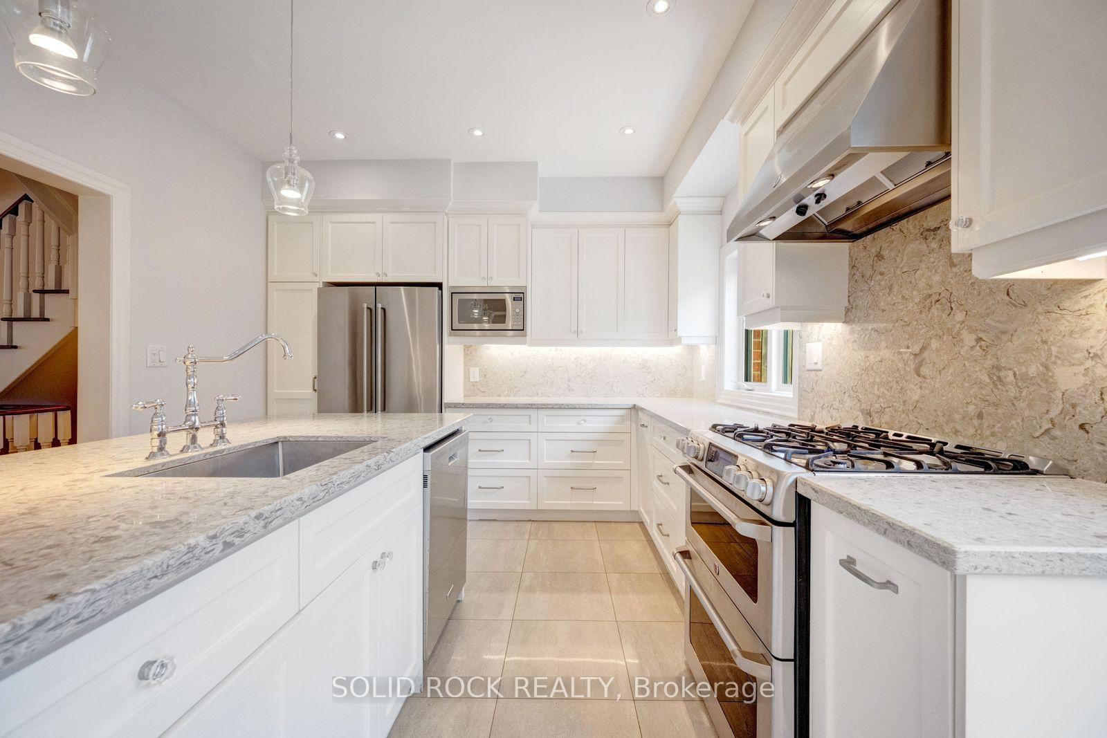 Photo 17 of 13 Compass Way, Mississauga, Port Credit — HOMEH