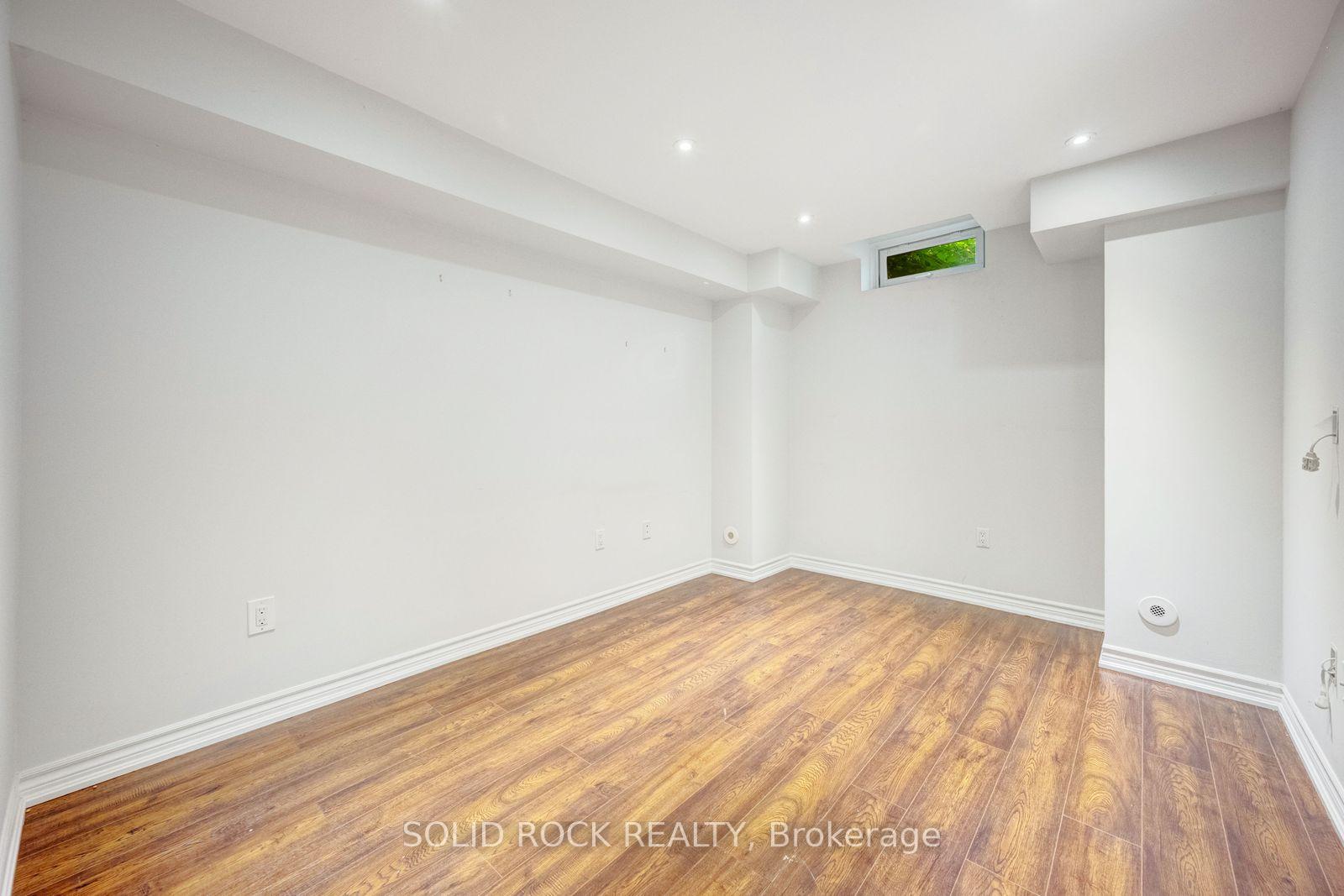 Photo 38 of 13 Compass Way, Mississauga, Port Credit — HOMEH