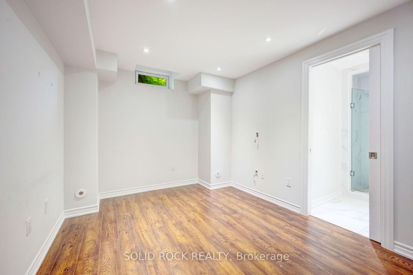 Photo 39 of 13 Compass Way, Mississauga, Port Credit — HOMEH