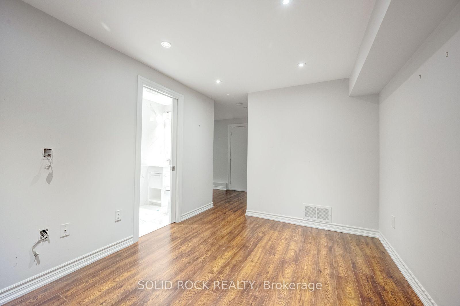 Photo 40 of 13 Compass Way, Mississauga, Port Credit — HOMEH