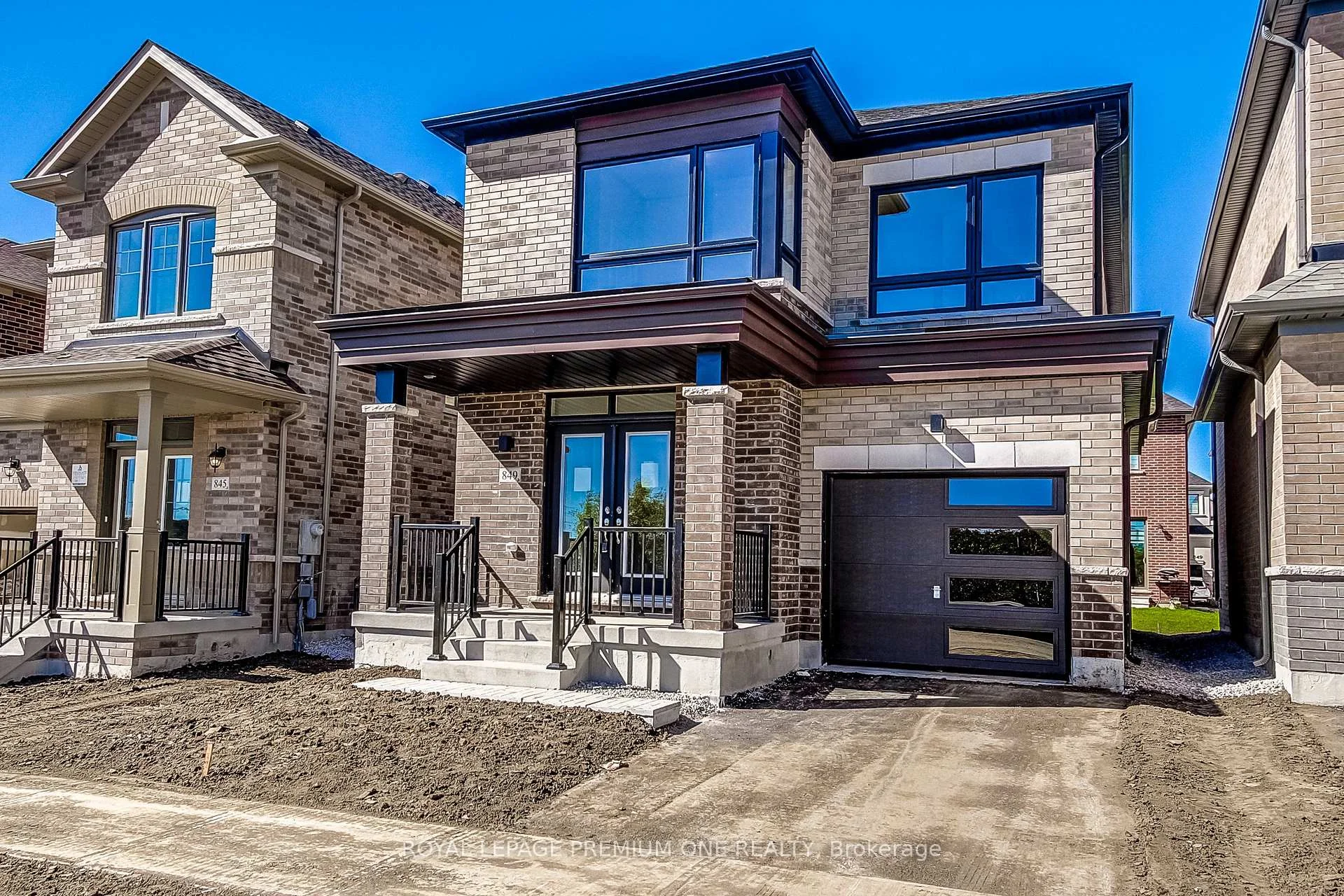 Photo 2 of 849 Hickory Crescent, Milton, Cobban — HOMEH