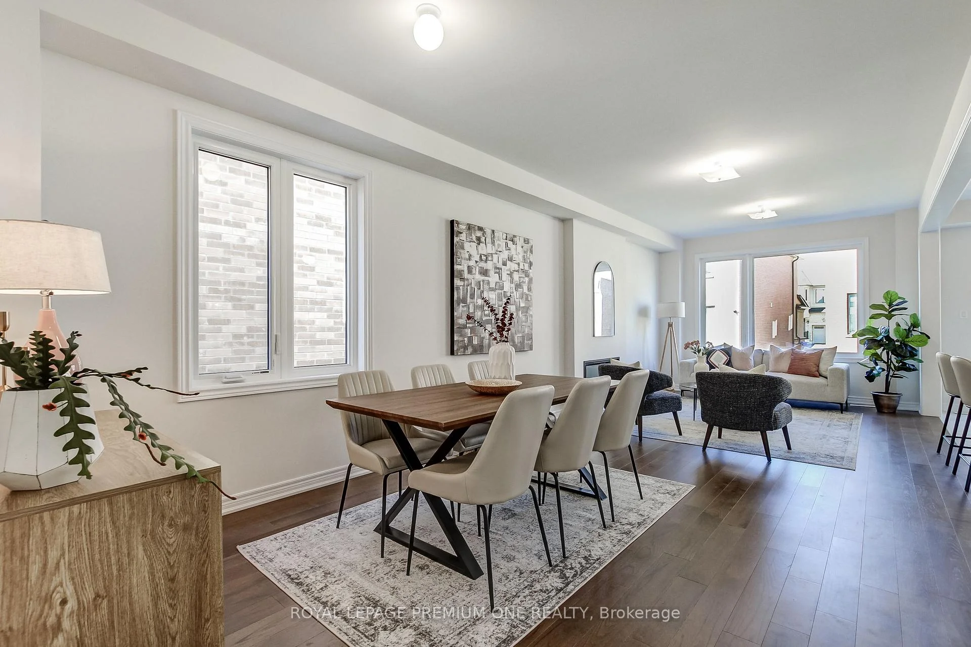 Photo 6 of 849 Hickory Crescent, Milton, Cobban — HOMEH