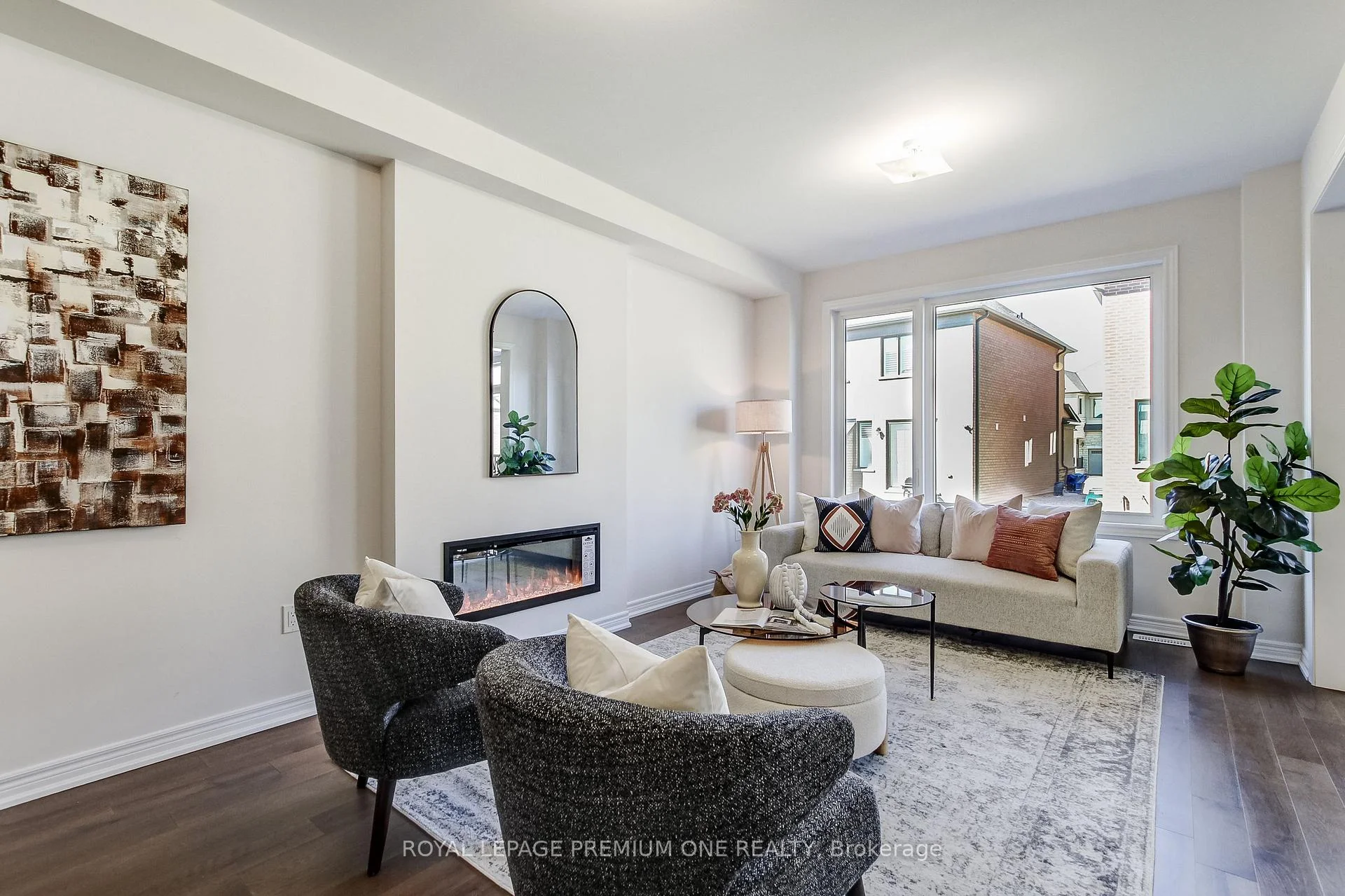 Photo 8 of 849 Hickory Crescent, Milton, Cobban — HOMEH