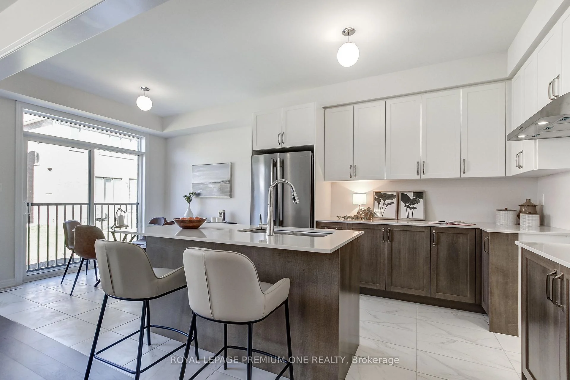 Photo 11 of 849 Hickory Crescent, Milton, Cobban — HOMEH