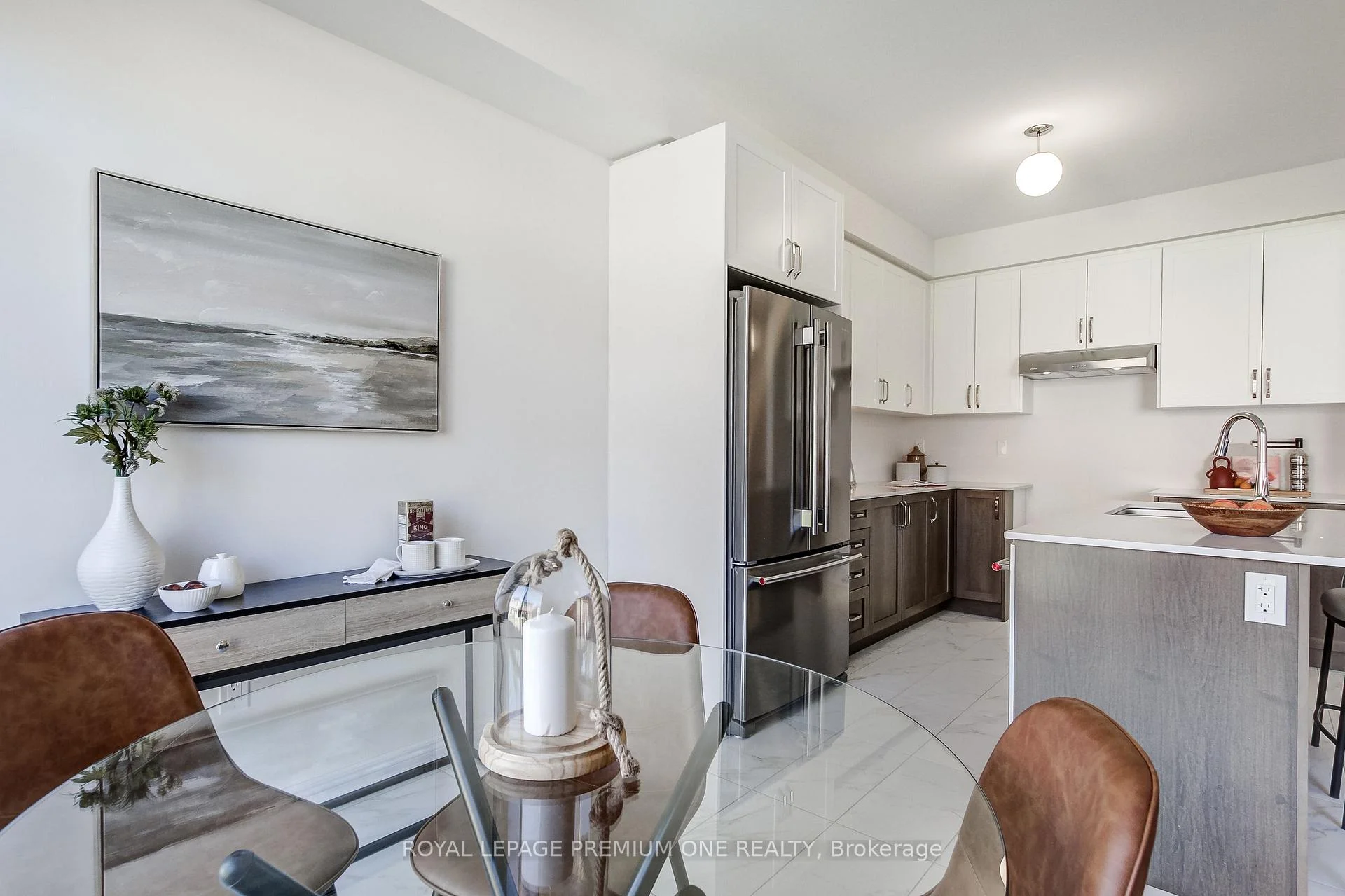 Photo 14 of 849 Hickory Crescent, Milton, Cobban — HOMEH
