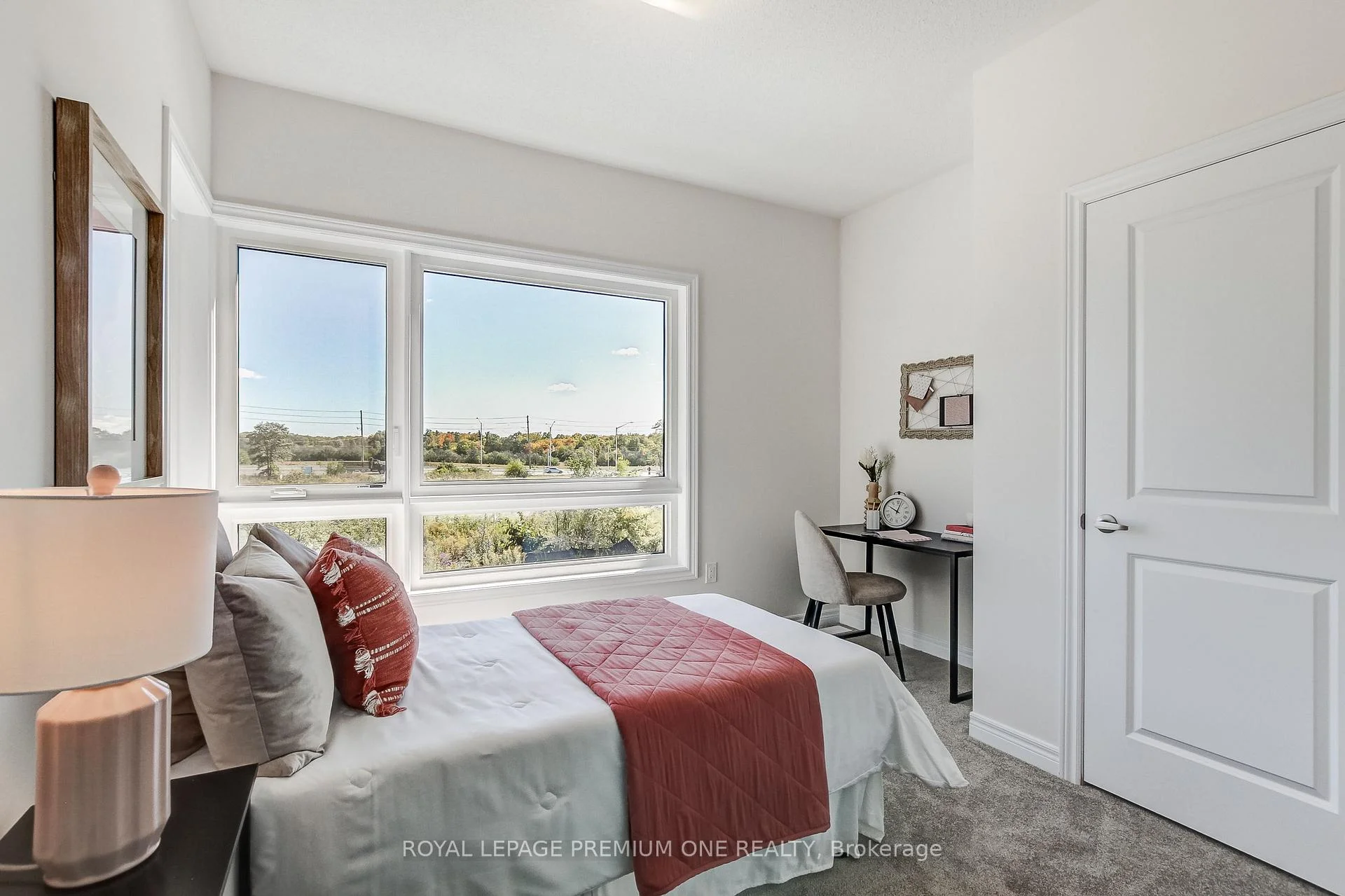 Photo 16 of 849 Hickory Crescent, Milton, Cobban — HOMEH
